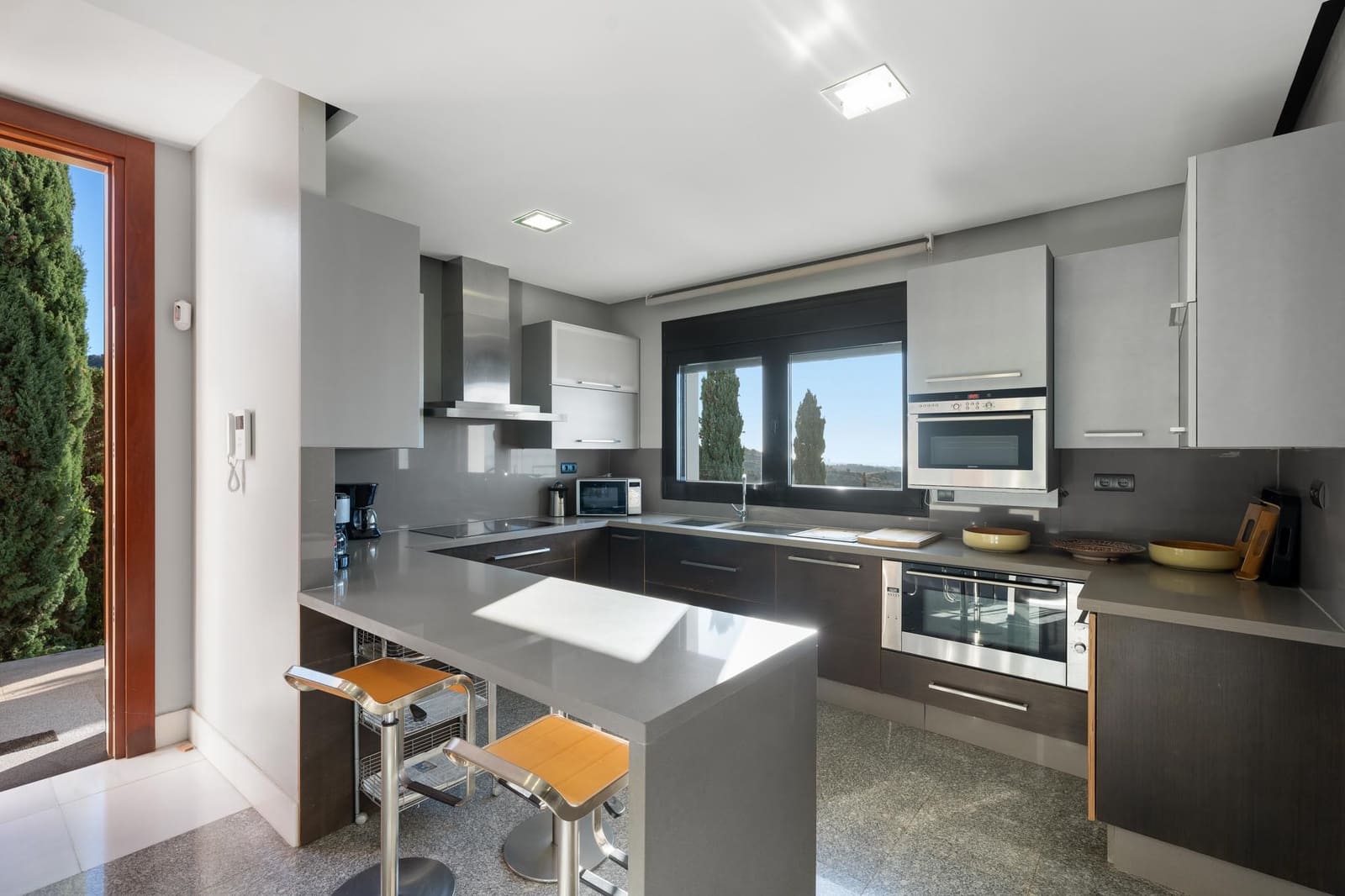 5 sypialnia Willa na sprzedaż w Los Monteros z basenem - 3 700 000 € (Ref: 9933715)