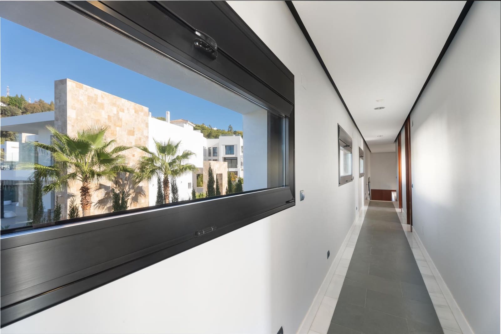 5 sypialnia Willa na sprzedaż w Los Monteros z basenem - 3 700 000 € (Ref: 9933715)