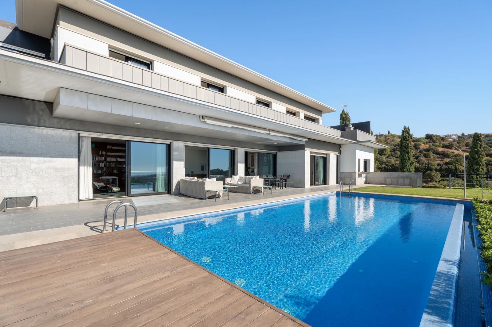 5 sypialnia Willa na sprzedaż w Los Monteros z basenem - 3 700 000 € (Ref: 9933715)