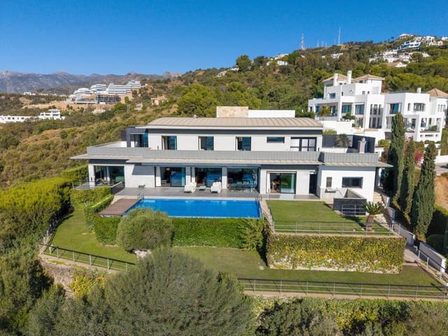 5 soveværelse Villa til salg i Los Monteros, Marbella med swimmingpool - € 3.700.000 (Ref: 9933715)