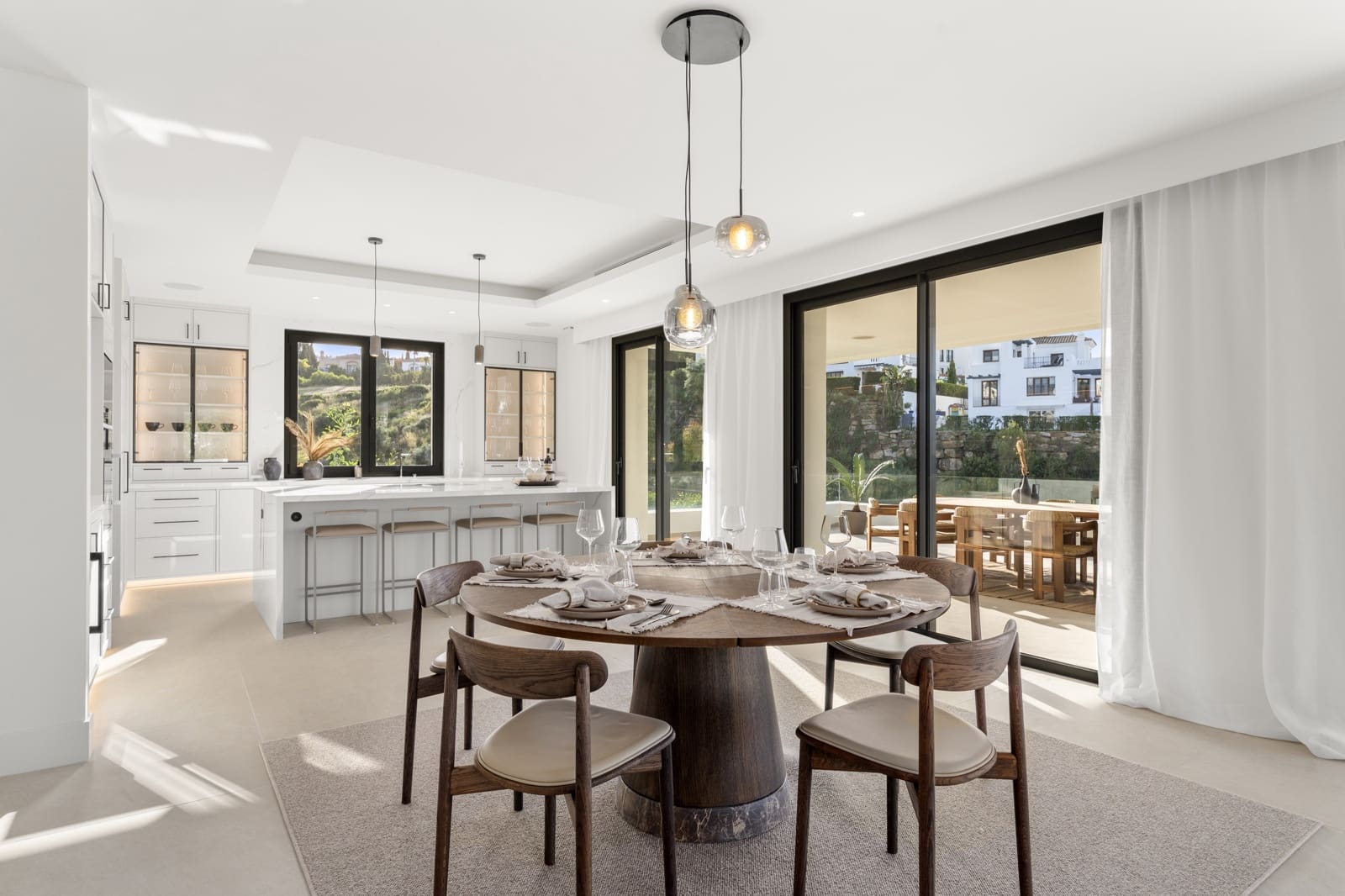 Chalet de 4 habitaciones en Estepona en venta con piscina - 2.990.000 € (Ref: 9936033)