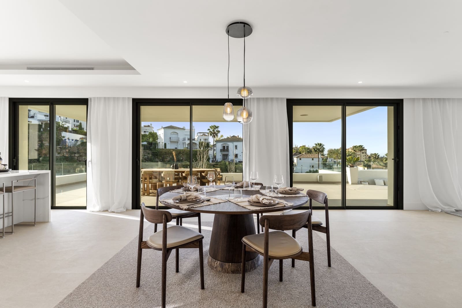 Chalet de 4 habitaciones en Estepona en venta con piscina - 2.990.000 € (Ref: 9936033)