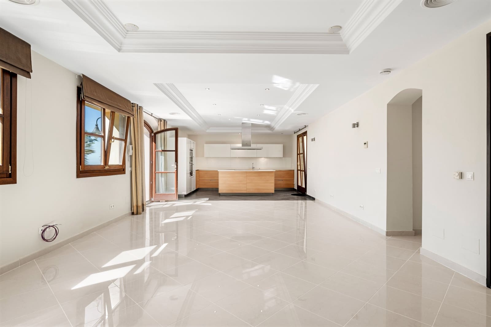 5 bedroom Villa for sale in Estepona with pool garage - € 4,500,000 (Ref: 9936035)
