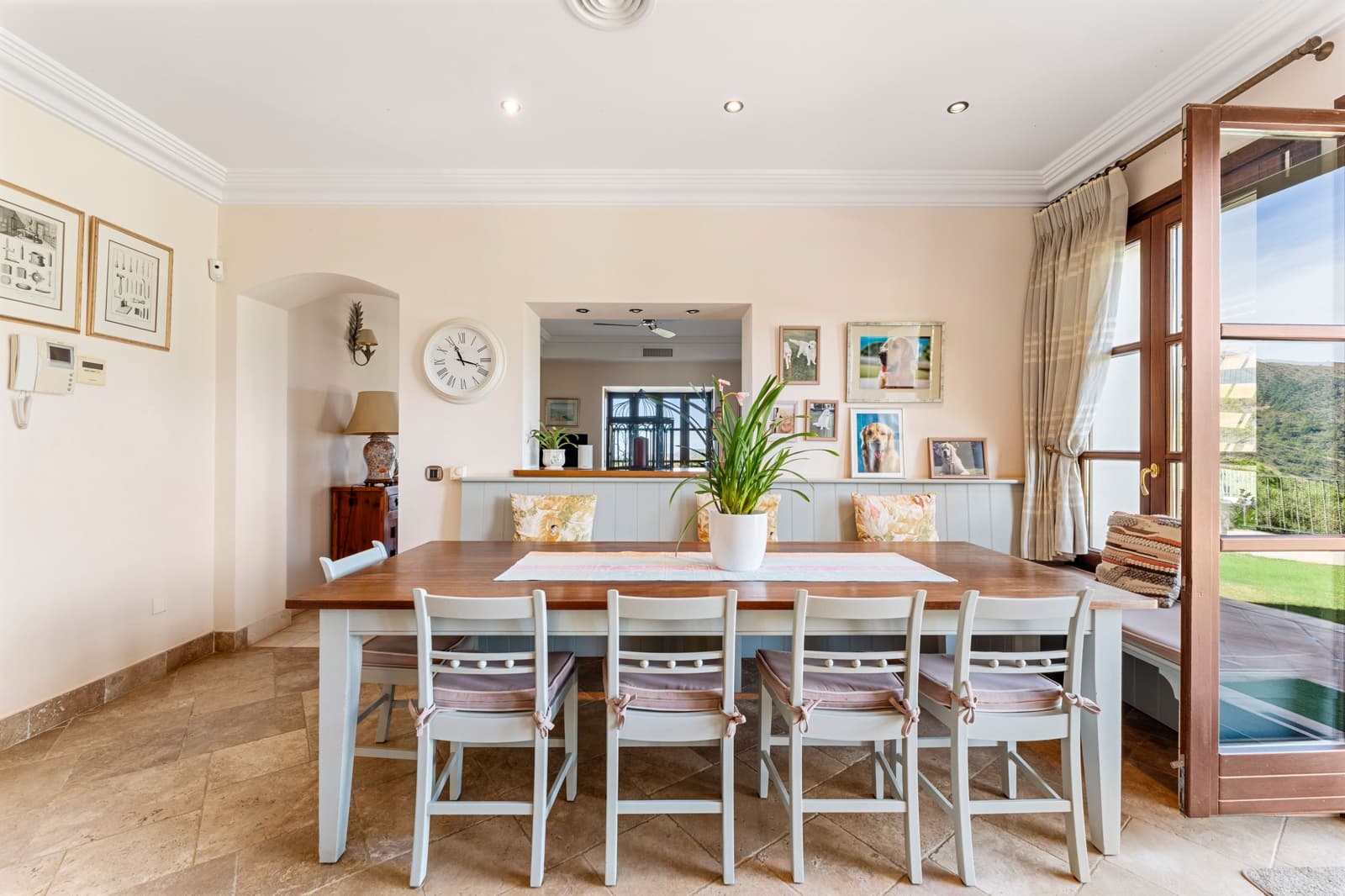 5 bedroom Villa for sale in Estepona with pool garage - € 4,500,000 (Ref: 9936035)