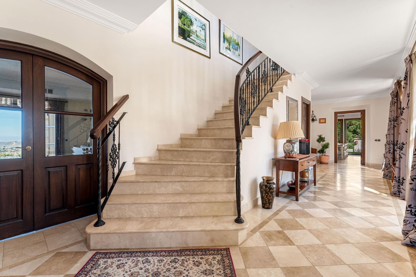 5 bedroom Villa for sale in Estepona with pool garage - € 4,500,000 (Ref: 9936035)