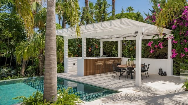 Chalet de 4 habitaciones en Nueva Andalucia, Marbella en venta con piscina garaje - 4.995.000 € (Ref: 9957601)