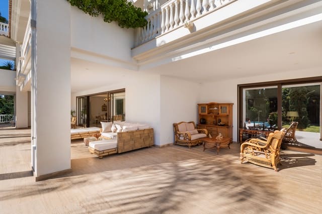 7 bedroom Villa for sale in Estepona with pool garage - € 4,750,000 (Ref: 9957602)