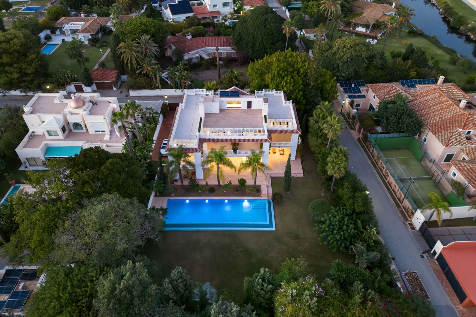 7 chambre Villa/Maison à vendre à San Pedro de Alcantara avec piscine garage - 4 750 000 € (Ref: 9957602)