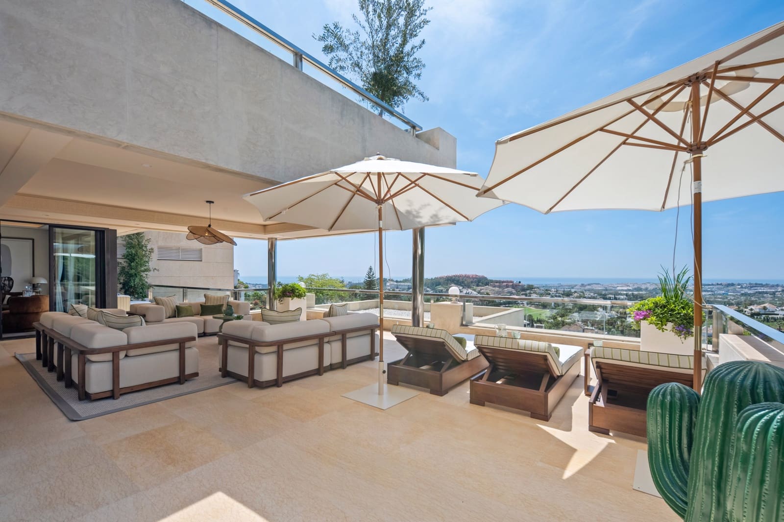 5 sypialnia Penthouse na sprzedaż w Nueva Andalucia - 6 900 000 € (Ref: 9962309)