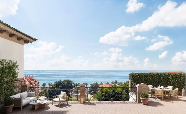 2 bedroom Penthouse for sale in El Limonar, Málaga city with garage - € 1,749,300 (Ref: 9990367)
