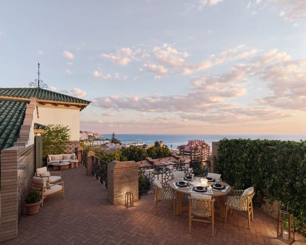 2 bedroom Penthouse for sale in El Limonar, Málaga city with garage - € 1,749,300 (Ref: 9990367)