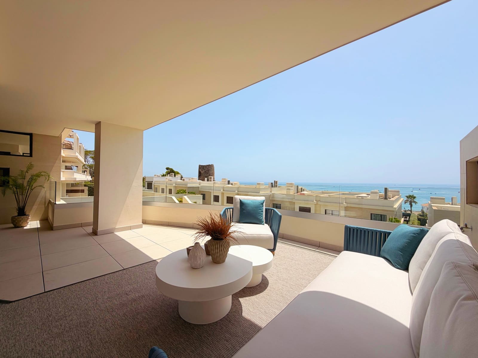 2 slaapkamer Appartement te koop in New Golden Mile met zwembad garage - € 1.595.000 (Ref: 9996752)