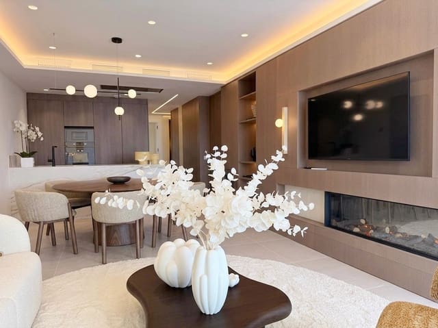 2 soveværelse Lejlighed til salg i New Golden Mile, Estepona med swimmingpool garage - € 1.595.000 (Ref: 9996752)