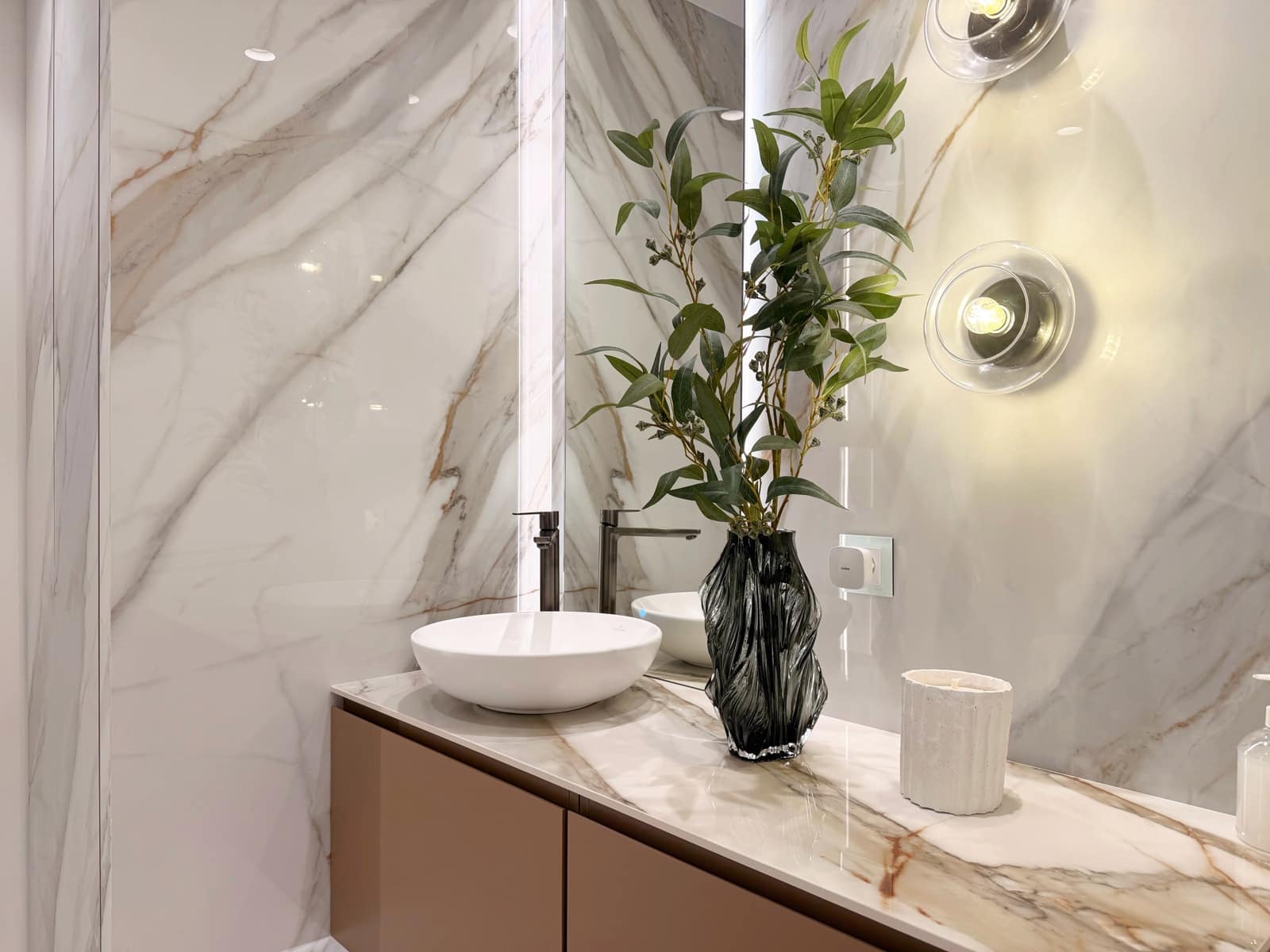 2 slaapkamer Appartement te koop in New Golden Mile met zwembad garage - € 1.595.000 (Ref: 9996752)