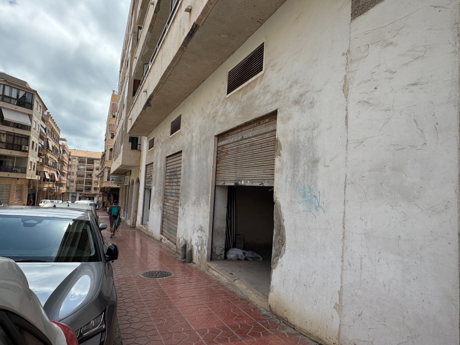 Commercial for sale in Guardamar del Segura - € 310,000 (Ref: 10000479)