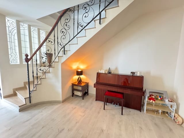 5 makuuhuone Huoneisto myytävänä paikassa Zona Pueblo, Guardamar del Segura - 349 000 € (Ref: 10035760)