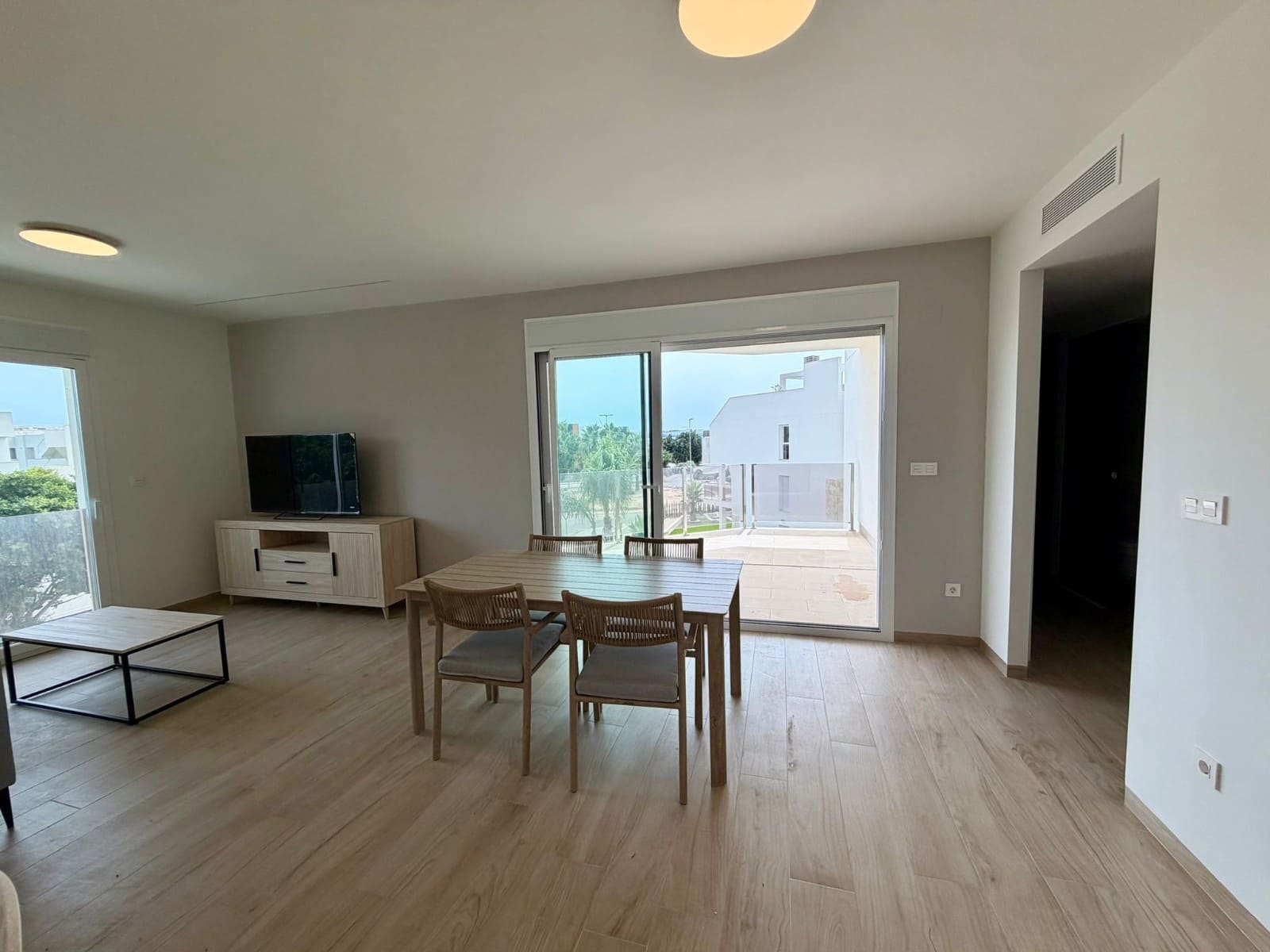 2 bedroom Apartment for rent in Guardamar del Segura with pool garage - € 1,300 (Ref: 10039216)