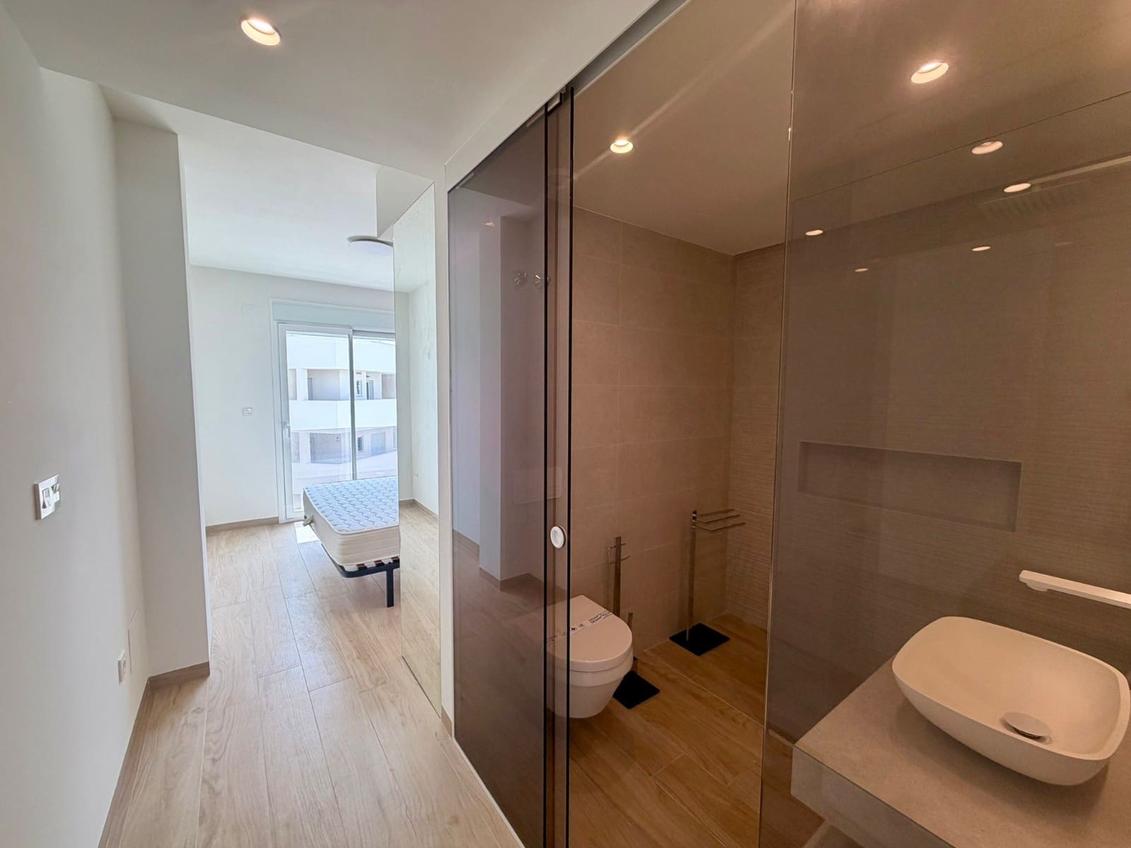 2 bedroom Apartment for rent in Guardamar del Segura with pool garage - € 1,300 (Ref: 10039216)