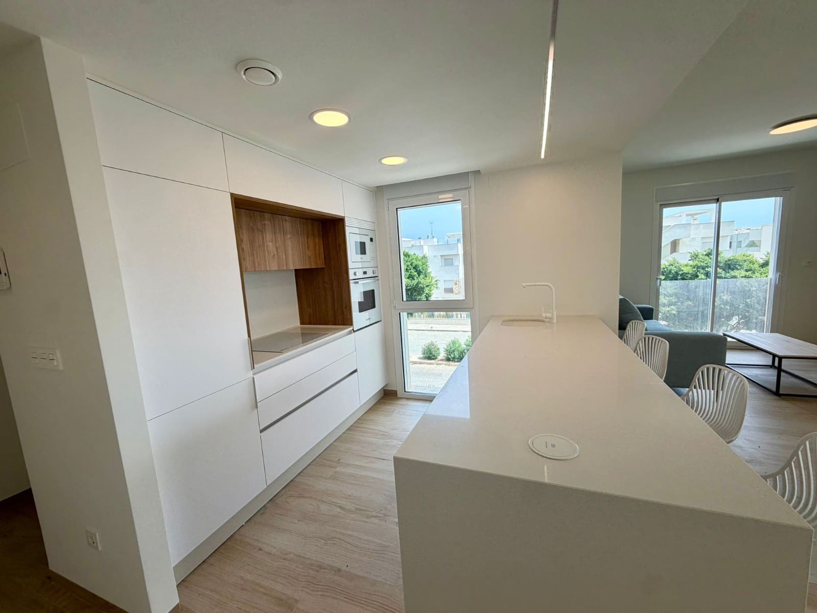 2 bedroom Apartment for rent in Guardamar del Segura with pool garage - € 1,300 (Ref: 10039216)