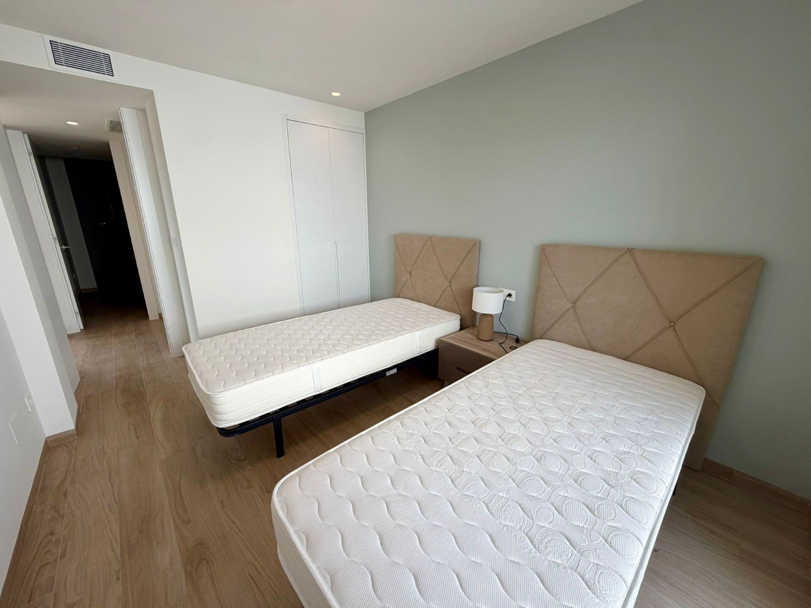 2 bedroom Apartment for rent in Guardamar del Segura with pool garage - € 1,300 (Ref: 10039216)