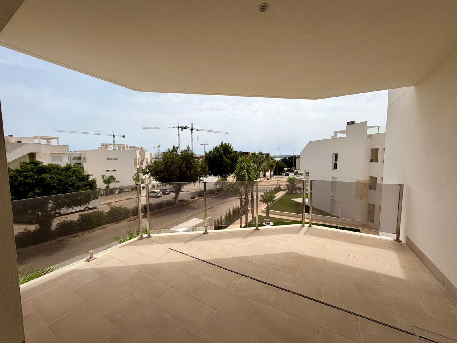 2 bedroom Apartment for rent in Guardamar del Segura with pool garage - € 1,300 (Ref: 10039216)