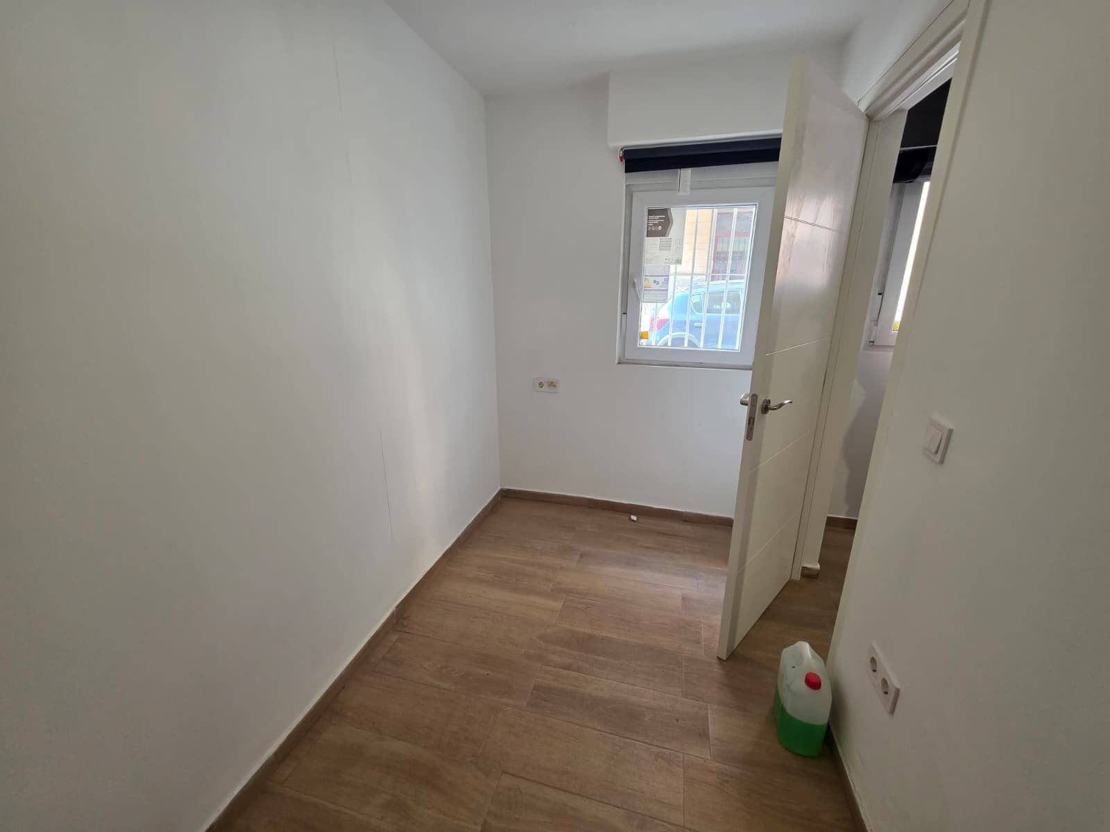 1 Zimmer Gewerbe zu verkaufen in Alicante / Alacant Stadt - 90.000 € (Ref: 10070185)