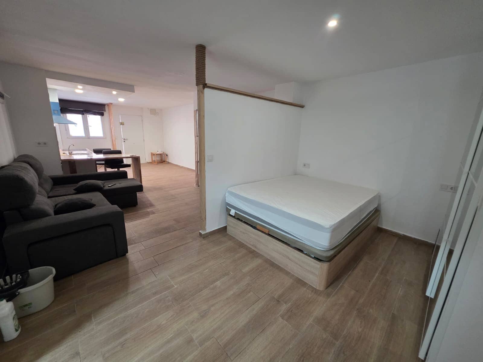 1 Zimmer Gewerbe zu verkaufen in Alicante / Alacant Stadt - 90.000 € (Ref: 10070185)