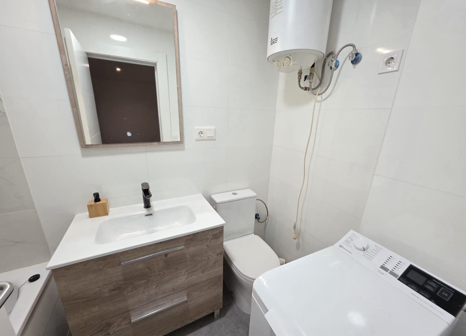 1 Zimmer Gewerbe zu verkaufen in Alicante / Alacant Stadt - 90.000 € (Ref: 10070185)