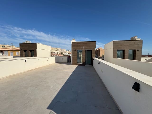 3 soveværelse Villa til salg i Los Europeos, Torrevieja med swimmingpool - € 790.000 (Ref: 10088569)