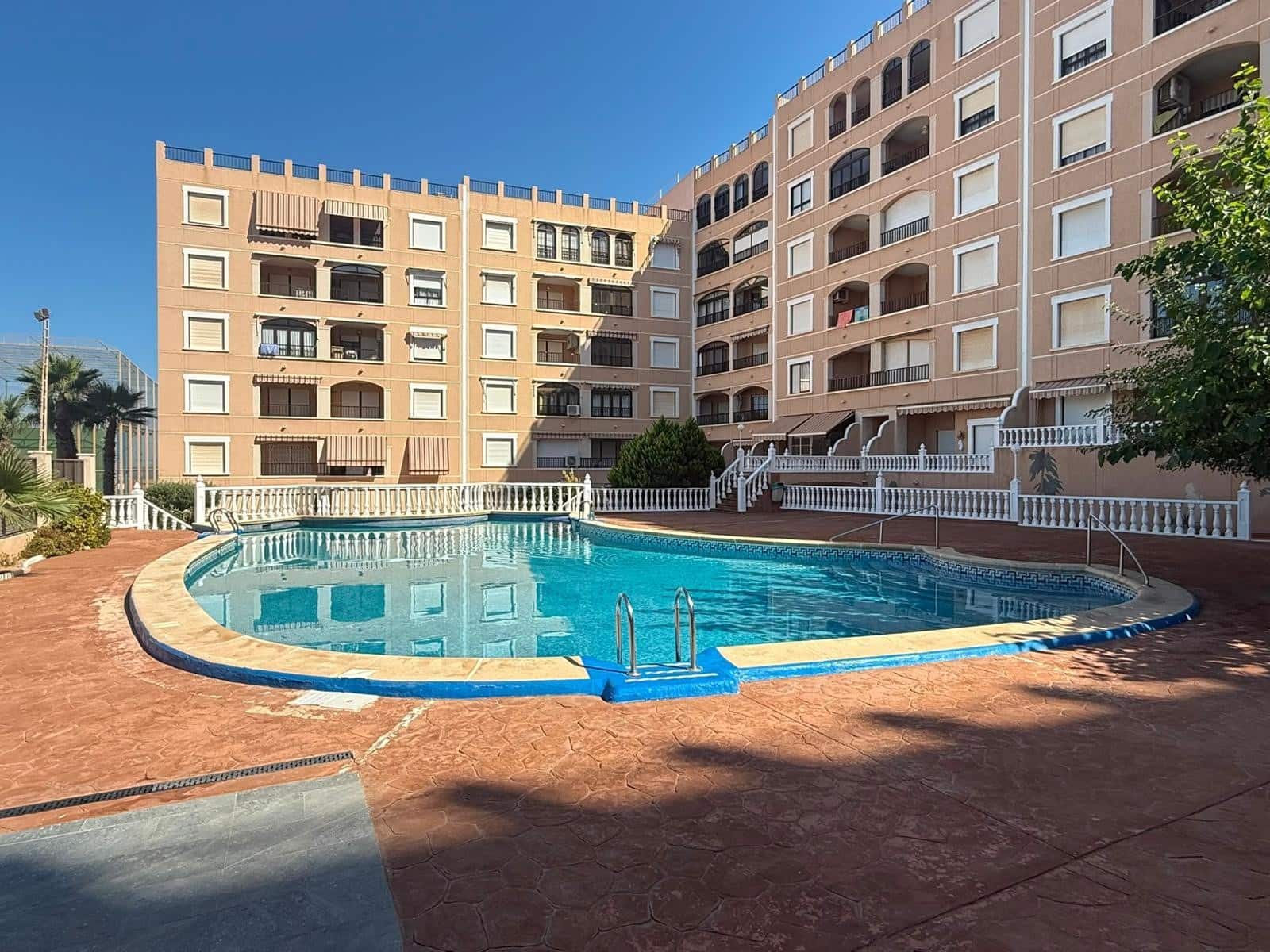 Apartamento de 1 habitación en Guardamar del Segura en venta con piscina - 154.500 € (Ref: 10089965)