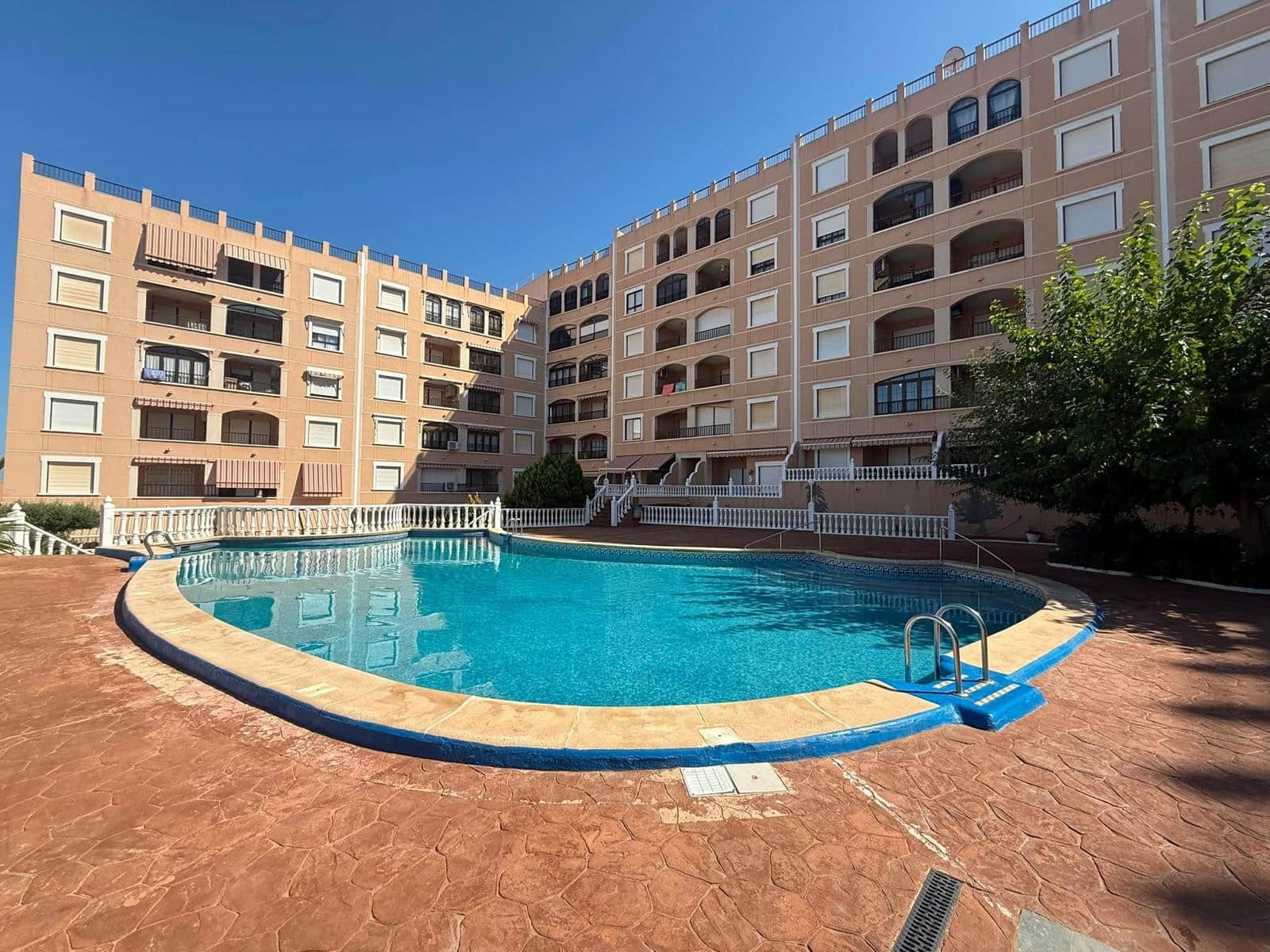 Apartamento de 1 habitación en Guardamar del Segura en venta con piscina - 154.500 € (Ref: 10089965)