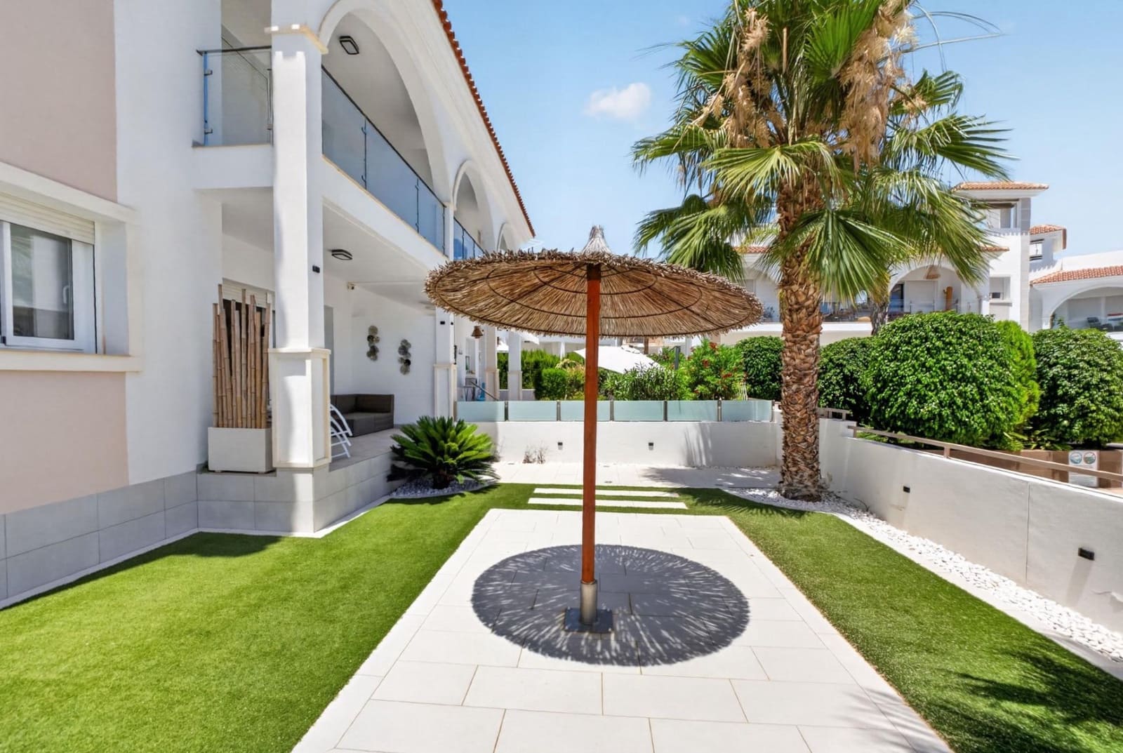 2 sypialnia Bungalow na sprzedaż w Ciudad Quesada z basenem garażem - 324 900 € (Ref: 10133601)