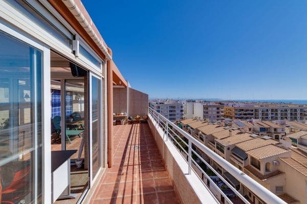 Ático de 2 habitaciones en Guardamar del Segura en venta - 330.000 € (Ref: 10160562)
