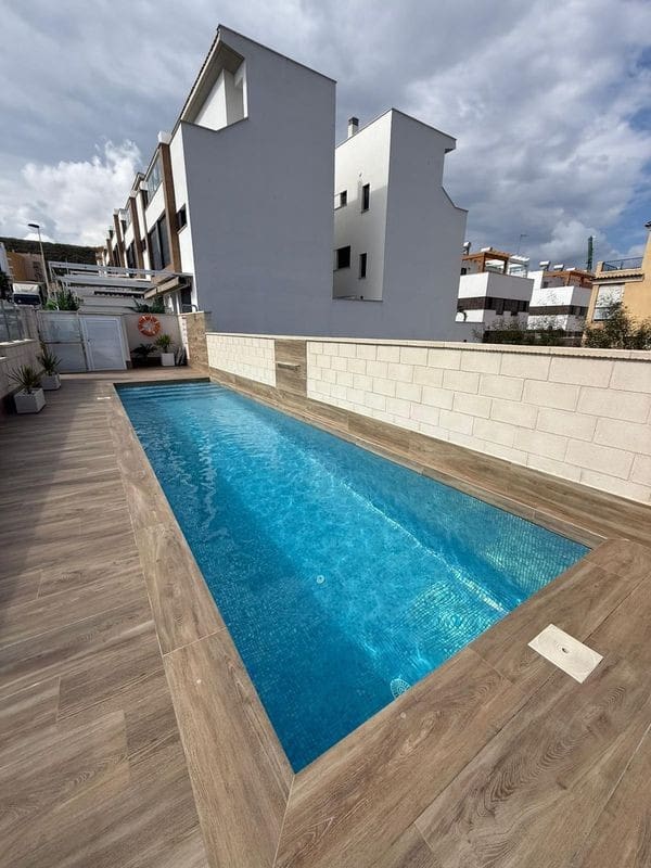 3 sypialnia Dom szeregowy na sprzedaż w Guardamar del Segura z basenem garażem - 399 000 € (Ref: 10160563)