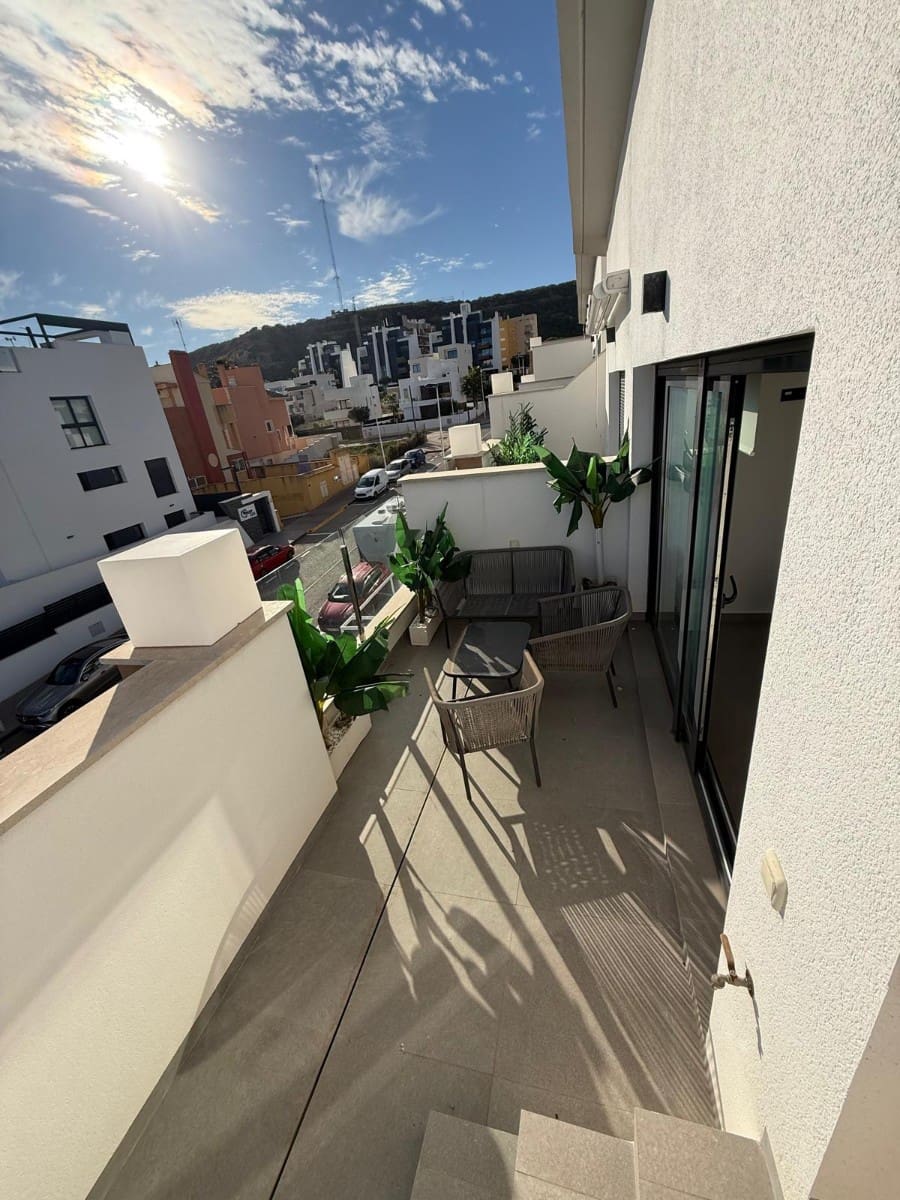 3 sypialnia Dom szeregowy na sprzedaż w Guardamar del Segura z basenem garażem - 399 000 € (Ref: 10160563)