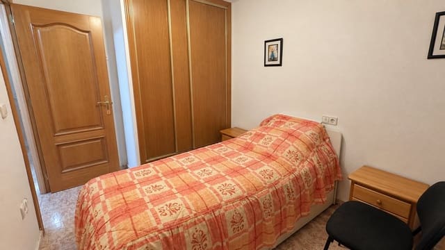 2 slaapkamer Appartement te koop in Zona Pueblo, Guardamar del Segura met zwembad - € 150.000 (Ref: 10163925)