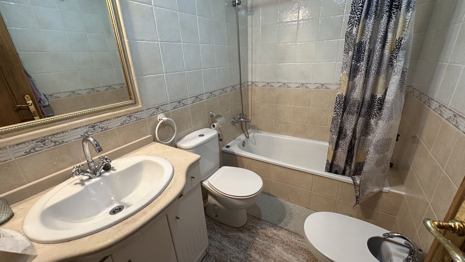 2 bedroom Apartment for sale in Guardamar del Segura with pool - € 150,000 (Ref: 10163925)