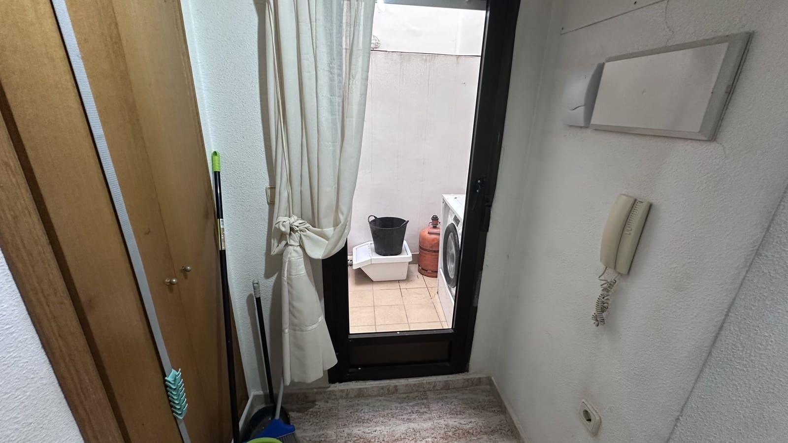 2 bedroom Apartment for sale in Guardamar del Segura with pool - € 150,000 (Ref: 10163925)
