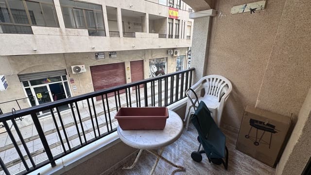 2 slaapkamer Appartement te koop in Zona Pueblo, Guardamar del Segura met zwembad - € 150.000 (Ref: 10163925)