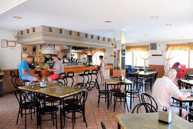 1 bedroom Restaurant/Bar for sale in La Marina, Elche / Elx with pool - € 1,000,000 (Ref: 3495100)