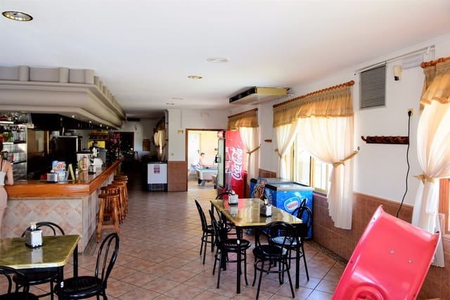 1 bedroom Restaurant/Bar for sale in La Marina, Elche / Elx with pool - € 1,000,000 (Ref: 3495100)