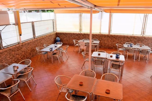 1 bedroom Restaurant/Bar for sale in La Marina, Elche / Elx with pool - € 1,000,000 (Ref: 3495100)