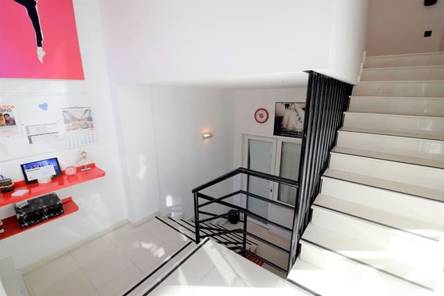 Commercial for sale in Zona Pueblo, Guardamar del Segura - € 110,000 (Ref: 4486109)