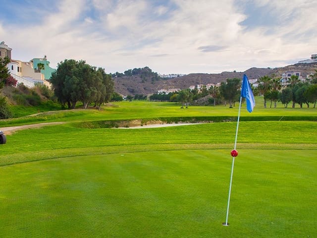 3 makuuhuone Huvila myytävänä paikassa Ciudad Quesada, Rojales mukana uima-altaan 
autotalli - 449 500 € (Ref: 6091108)