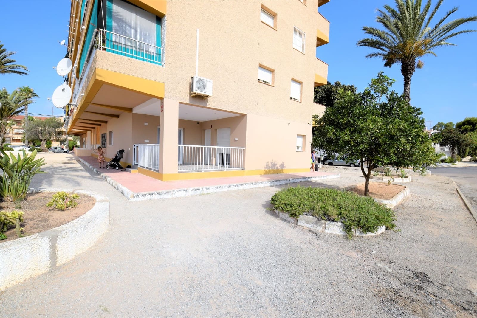3 slaapkamer Appartement voor vakantieverhuur in Guardamar del Segura - € 600 (Ref: 6503616)