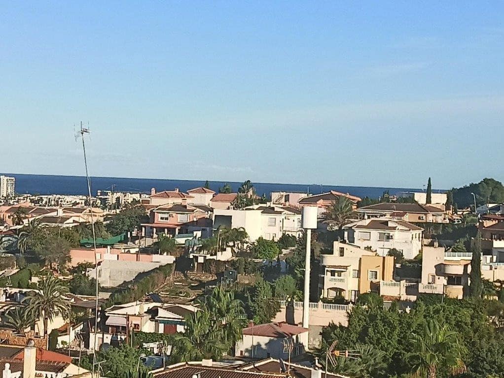 5 bedroom Villa for sale in Los Balcones with pool - € 590,000 (Ref: 6531799)