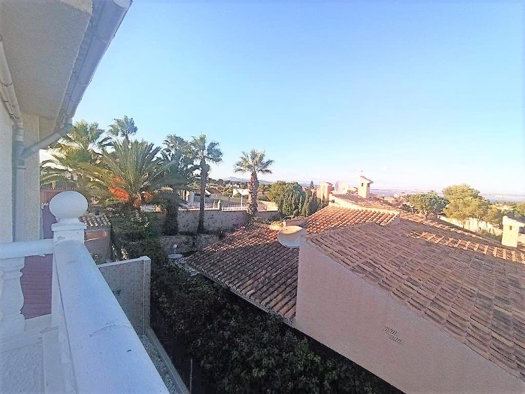 5 bedroom Villa for sale in Los Balcones with pool - € 590,000 (Ref: 6531799)
