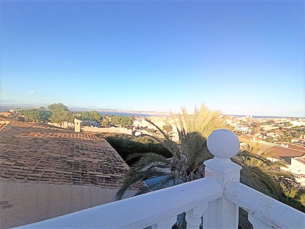 5 bedroom Villa for sale in Los Balcones with pool - € 590,000 (Ref: 6531799)