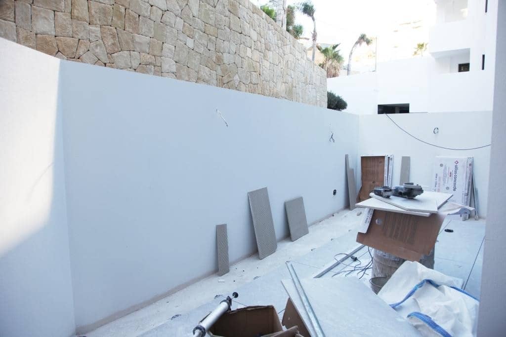 3 bedroom Apartment for sale in Benidorm with pool - € 1,650,000 (Ref: 6571445)