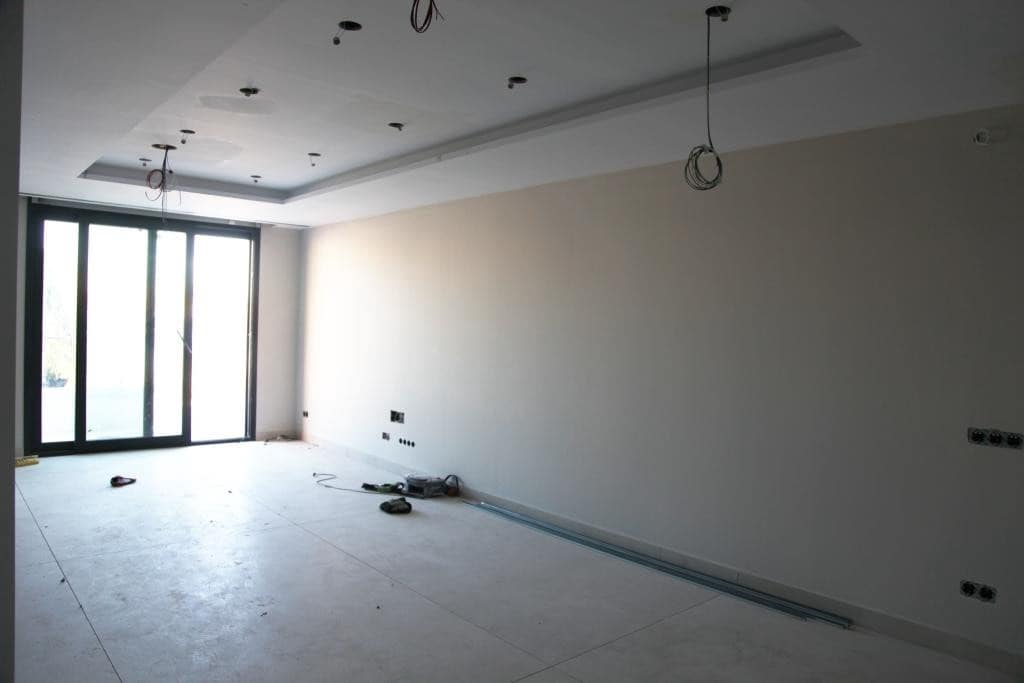 3 bedroom Apartment for sale in Benidorm with pool - € 1,650,000 (Ref: 6571445)